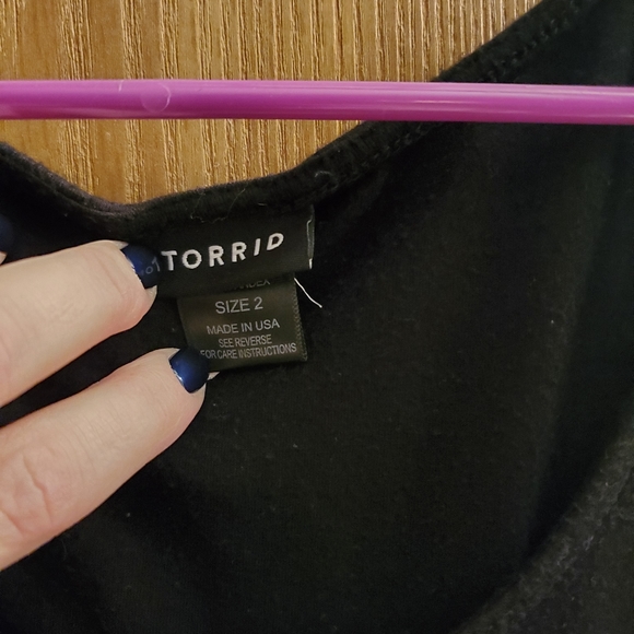 Torrid Sharkbite Tank - Picture 2 of 2